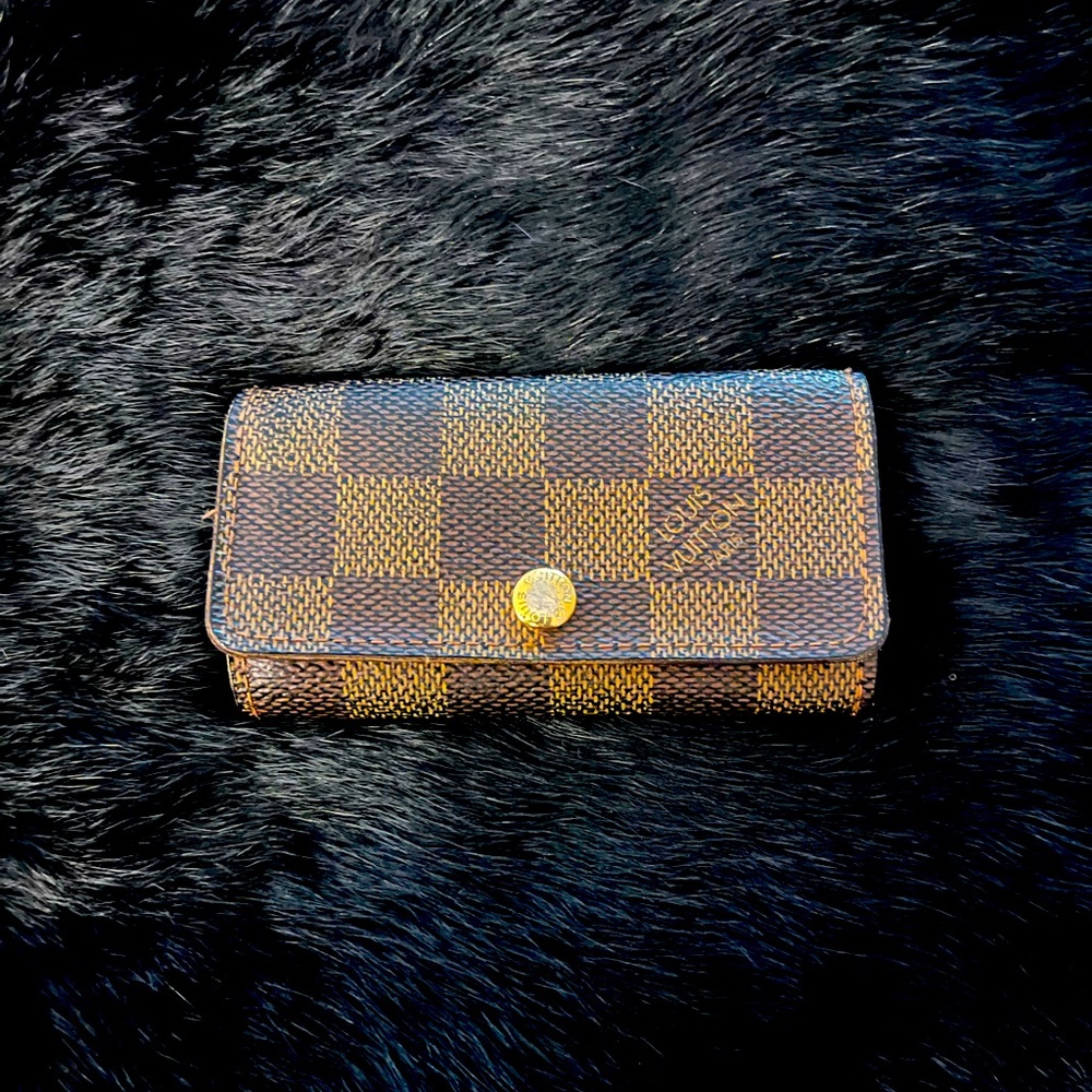 Louis Vuitton Key Holder Accessory